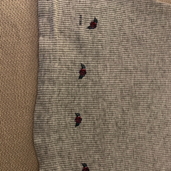 ✨ADORABLE Snoopy tank top✨ - Picture 5 of 5